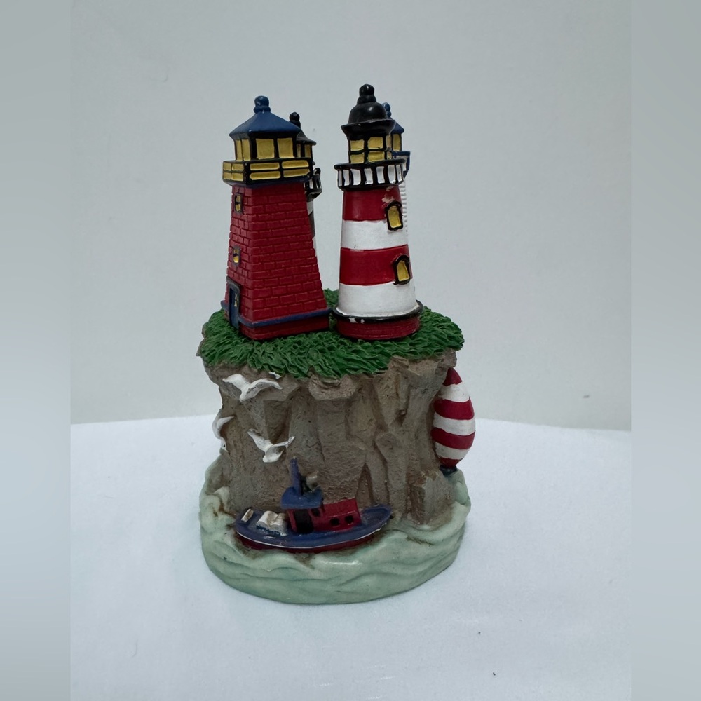 Vintage Colorful Lighthouses on Cliff Spreaders 4 pcs Set & Holder